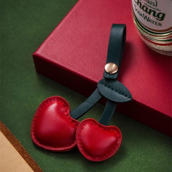 Creative small cherry key chain pastoral style leather fruit key chain pendant bag pendant car key chain ring small accessories